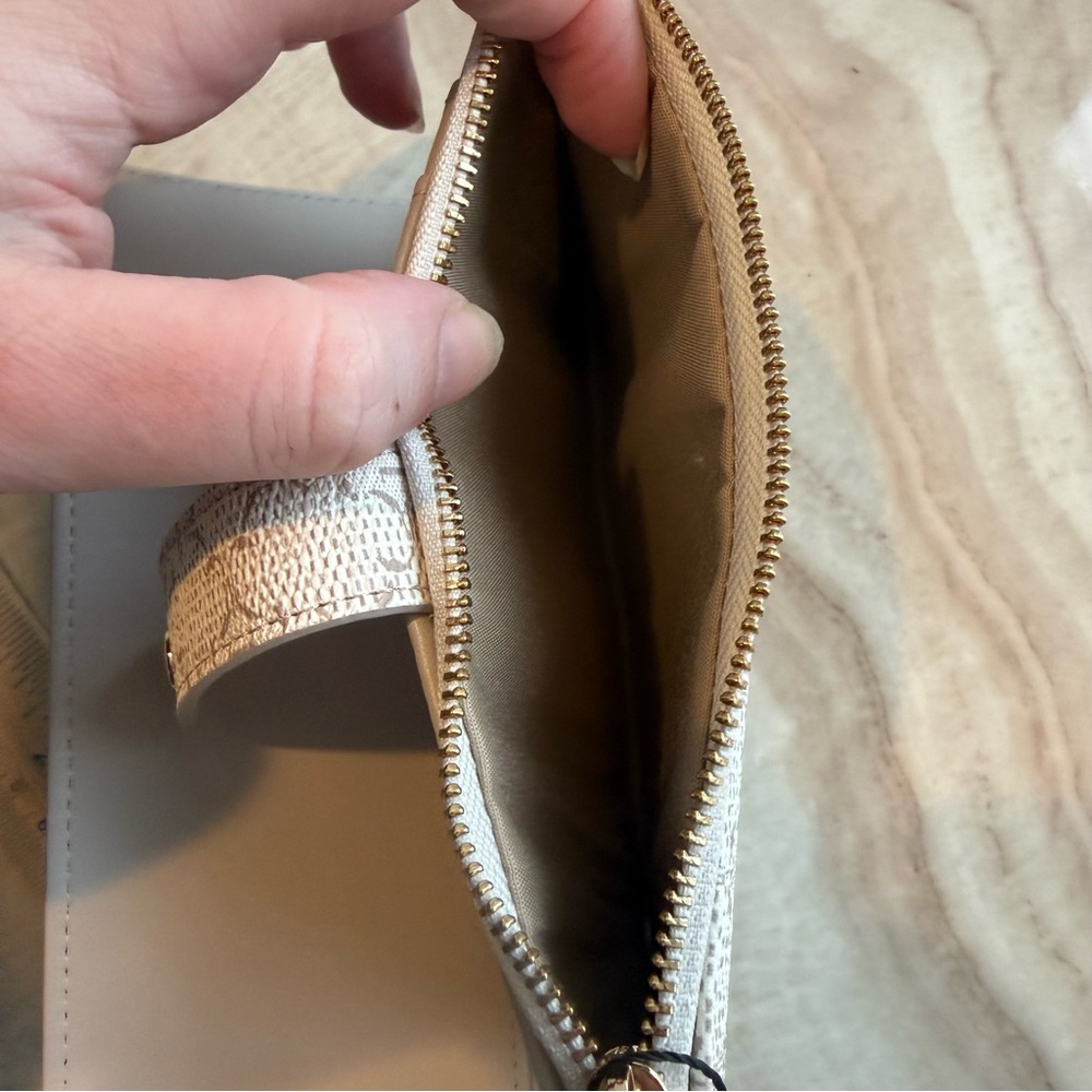 Nanette Lepore Cream Patterned Wallet - Picture 7 of 9